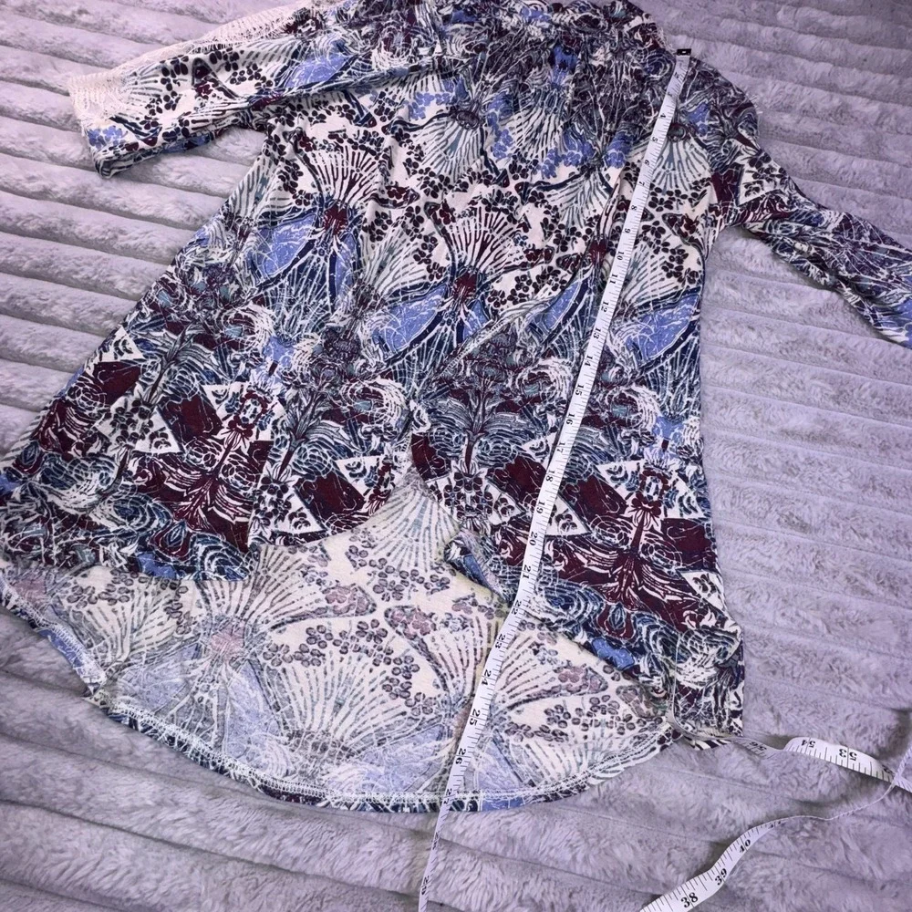 Free People Top Womens XS Tunic Snow Combo Lace Trim Floral Printed Keyhole Back